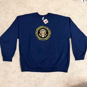 NWT Gildan Presidential Seal Sweatshirt in Navy Blue